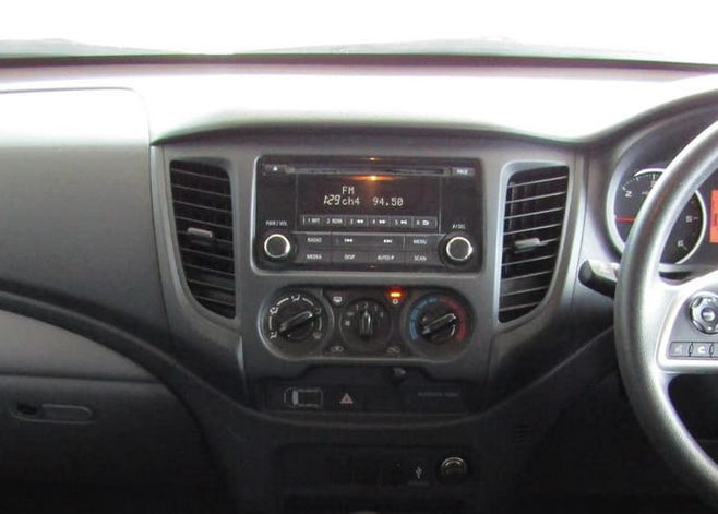 Mitsubishi Triton 2014-2025 9" GPS Stereo Wireless Apple Carplay Android Auto Manual aircon