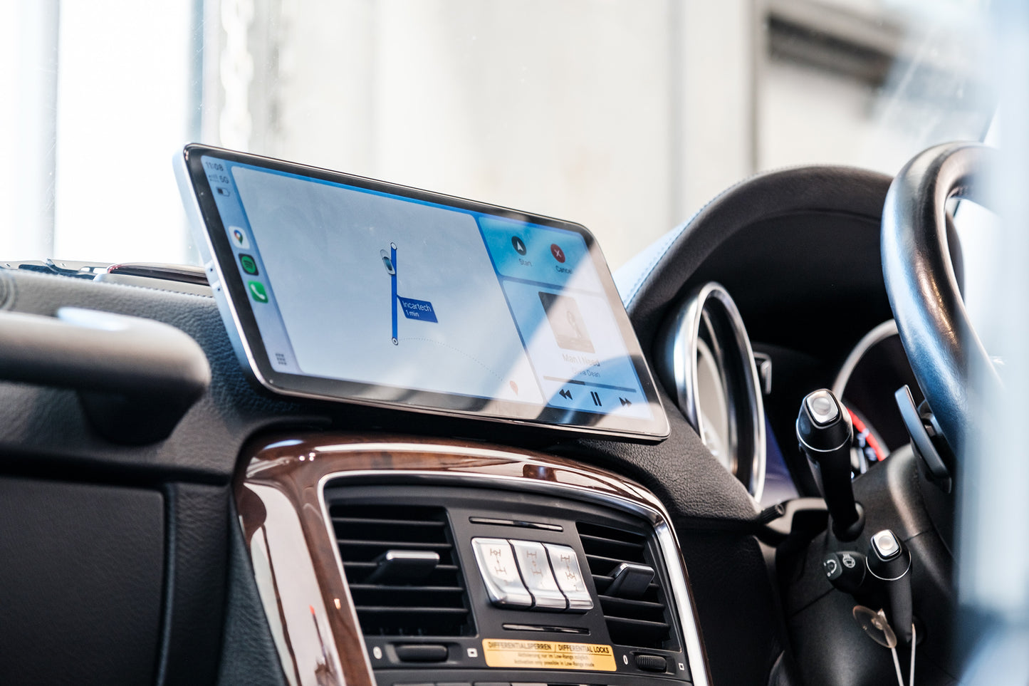 Mercedes Benz G-Class 12-18 W463 12.3" Touchscreen upgrade stereo wireless Carplay Android auto