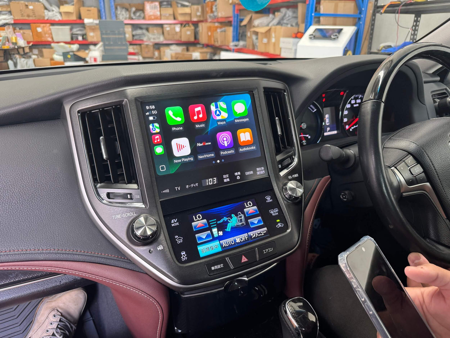 Toyota Crown 14 generation 2012-2018 S210 Wireless Carplay & Android Auto MMI Retrofit integration interface