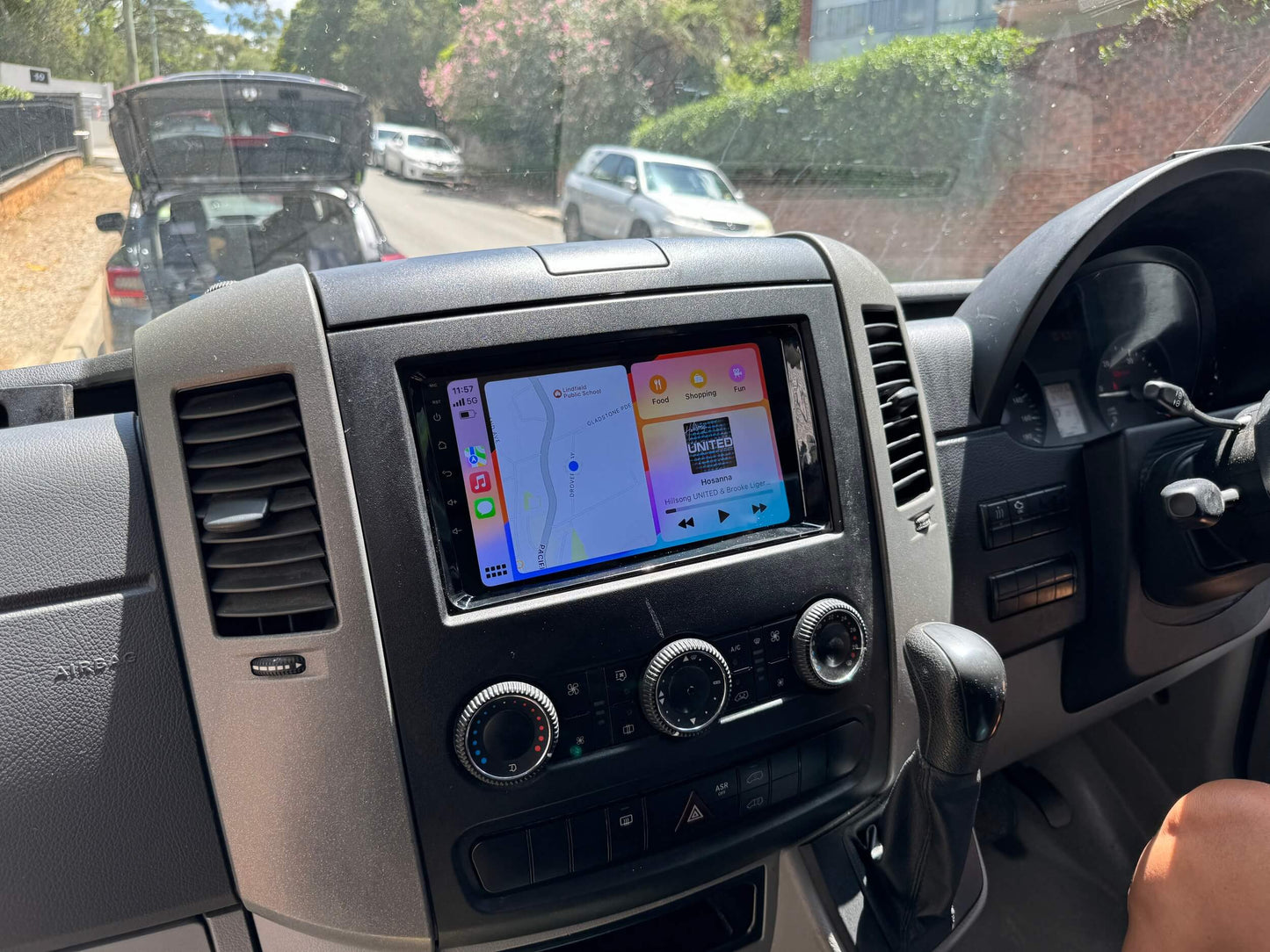 Mercedes Sprinter 2017-2018 GPS Wireless Apple CarPlay Android Auto Stereo Radio 9" stereo