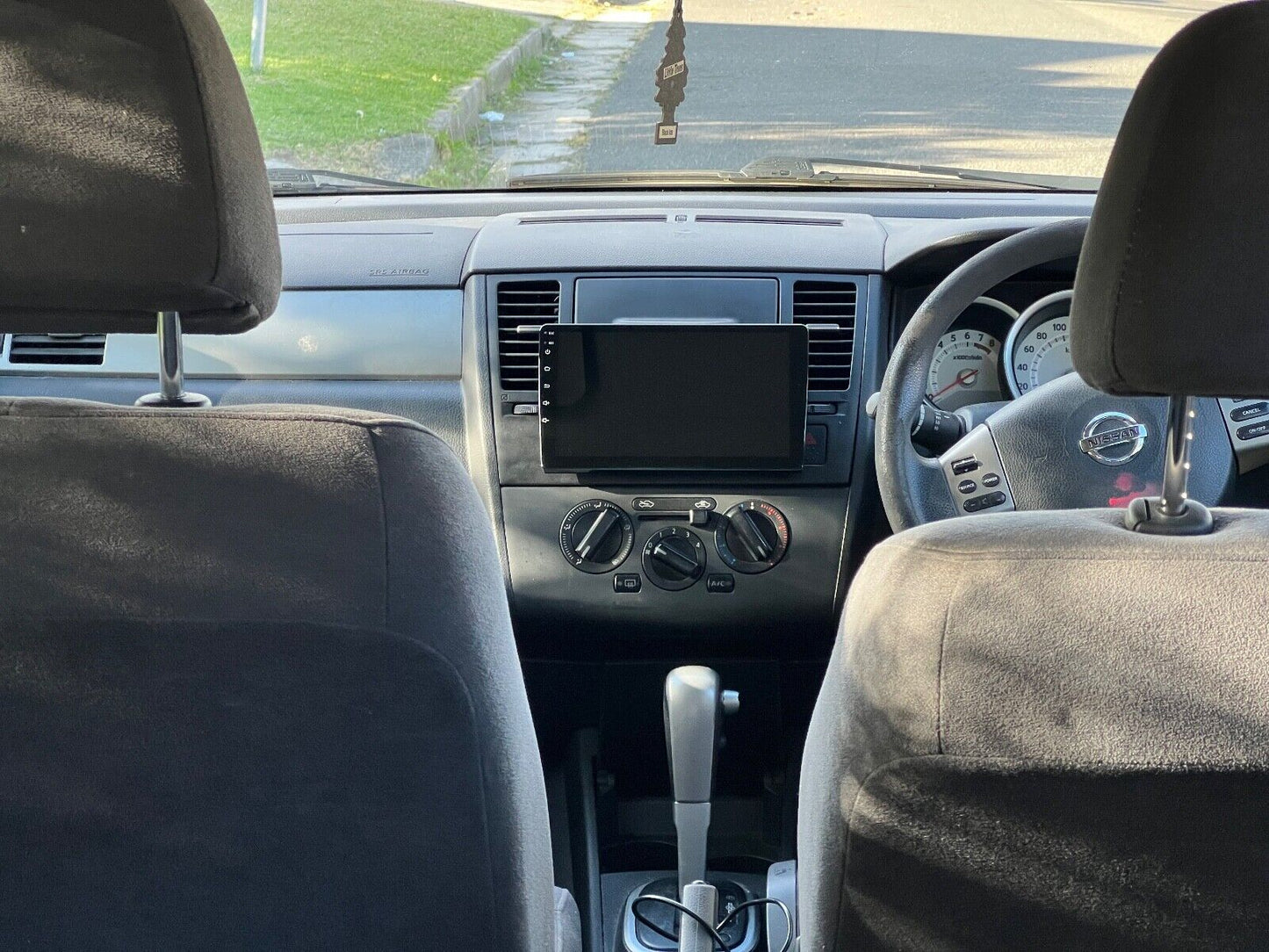 Nissan Tilda 06-11 GPS Bluetooth Music Stream Apple Carplay Android Auto 9 inch, Nissan Tilda 06-11 head unit replacement for Nissan Tilda 06-11, Nissan Tilda 06-11 head unit upgrade, for Nissan Tilda 06-11 stereo upgrade suit both manual and digital air condition control, provides installation. Upgrade to the lastest Wireless Apple CarPlay Android Auto