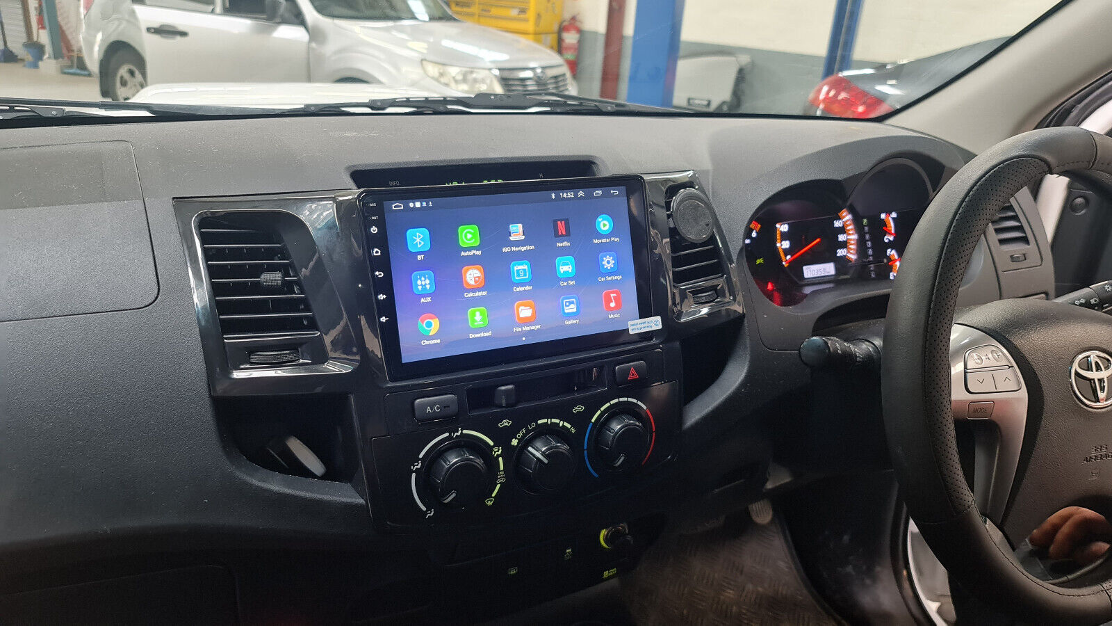 Toyota Hilux 05-16 Workmate SR5 GPS Wireless Apple CarPlay Stereo GPS camera,  Toyota Hilux 05-16 Workmate SR5 head unit upgrade for Toyota Hilux 05-16 Workmate SR5 , head unit replacement for Toyota Hilux 05-16 Workmate SR5 upgrade, Toyota Hilux 05-16 Workmate SR5 stereo upgrade suit both manual and digital air condition control, provides installation. Upgrade to the Latest Wireless Apple CarPlay Android Auto