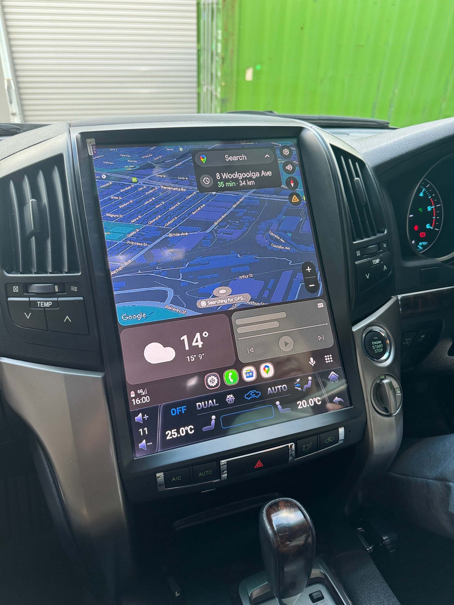 Toyota Landcruiser Sahara 07-15 LC200 15.6" Vertical Screen GPS Wireless Apple CarPlay Android Auto Stereo
