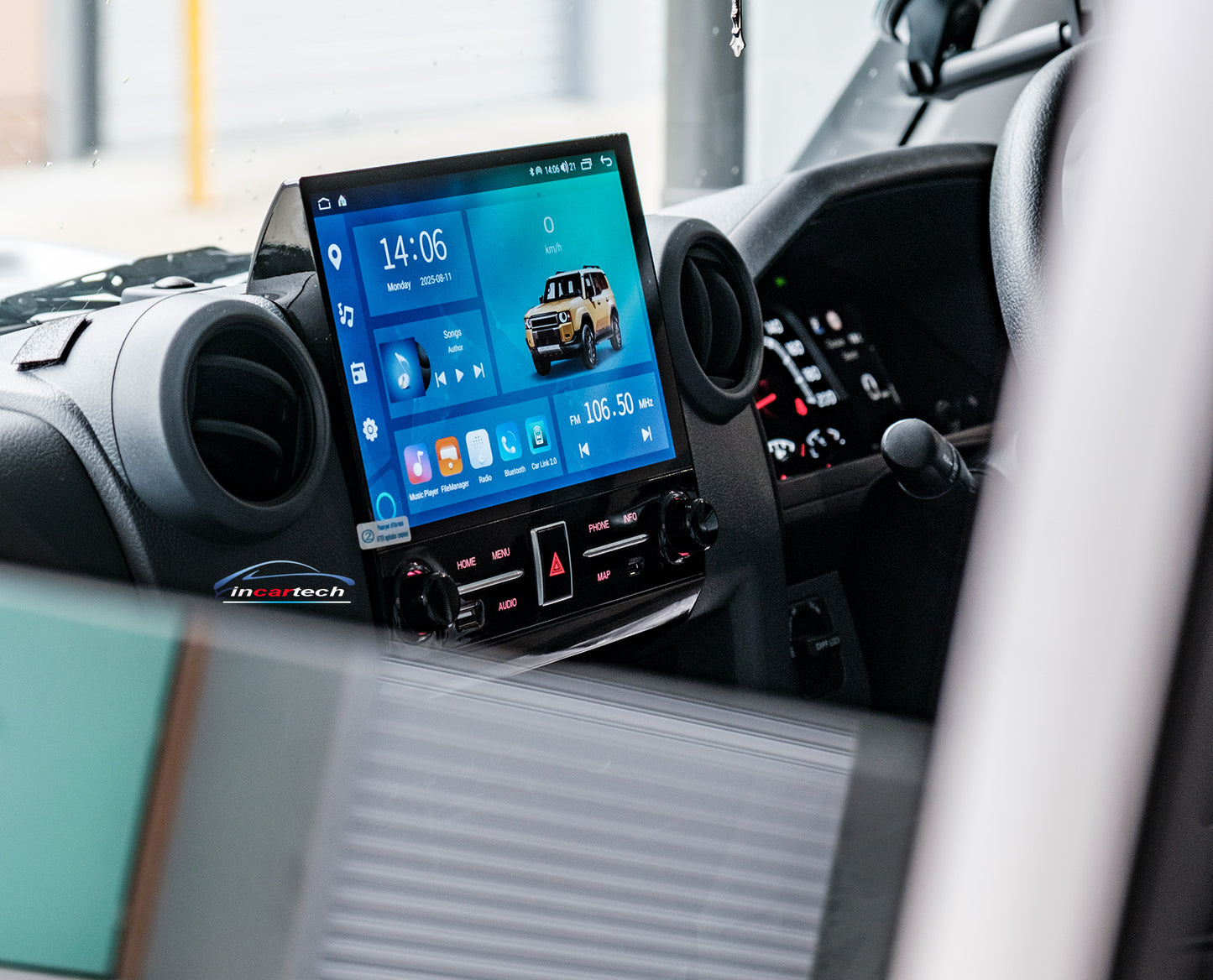 Toyota Landcruiser LC 70 76 78 79 Series 11.6" Tesla Style Screen GPS Wireless CarPlay Android auto