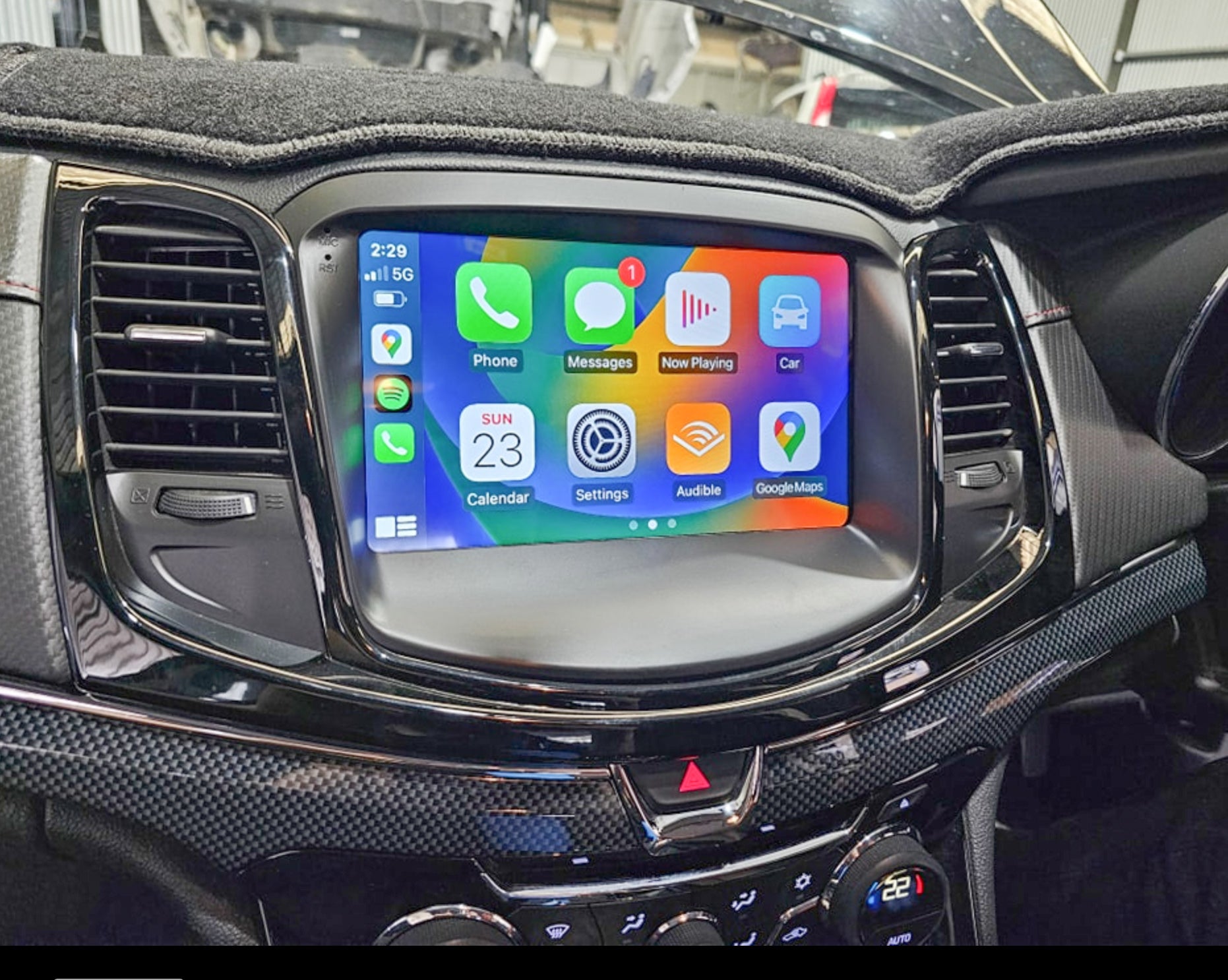 Holden Commodore VF 2013-2017 GPS 9" touchscreen Wireless CarPlay Android Auto stereo