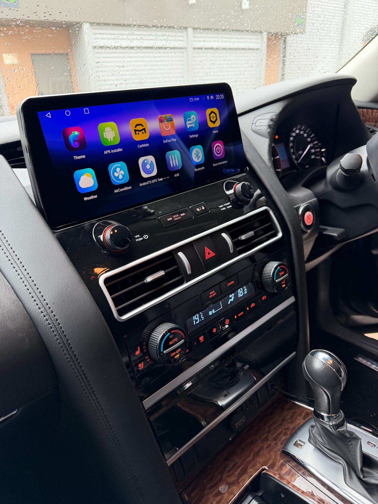 Nissan Patrol Y62 2010-2024 Black Panel 12.3 inch touchscreen upgrade Car stereo wireless Carplay android auto