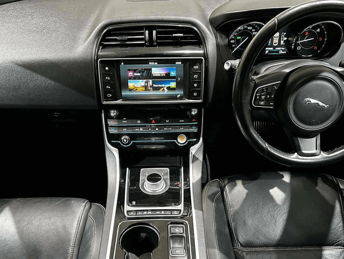 Jaguar XE 2015-2019 Add Wireless CarPlay & Android Auto Interface Module