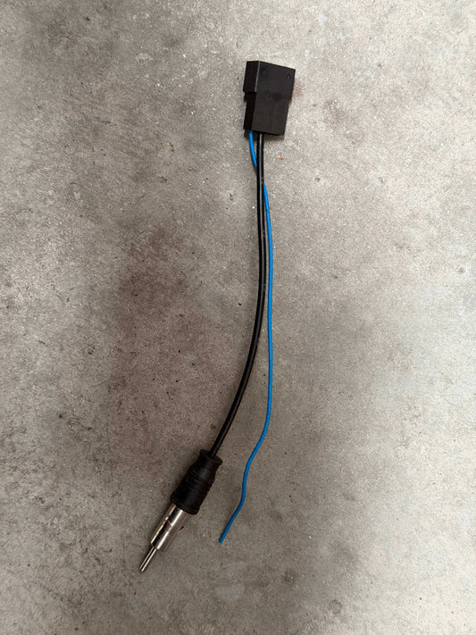 Mazda BT50 & Isuzu Dmax MUX Antenna Adaptor - for Installing an Aftermarket Headunit similar to APA85