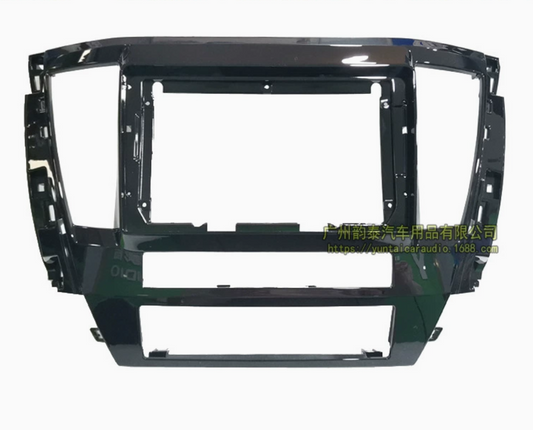 Mitsubishi Pajero sport 2020+ stereo facia 9 inch android  Double din 2 din fascia frame surround