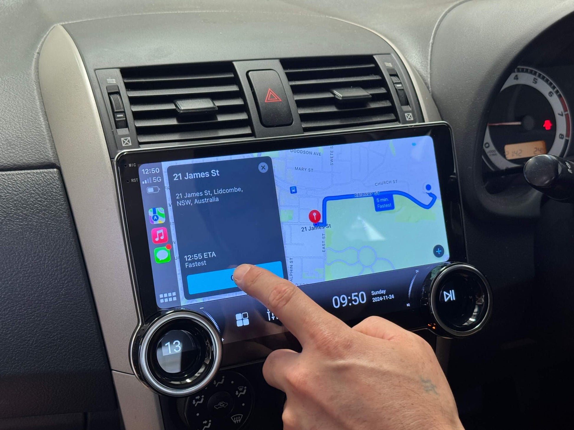 Toyota Corolla Sedan 2008-2012 GPS Bluetooth USB Apple CarPlay Android Auto double knob control  