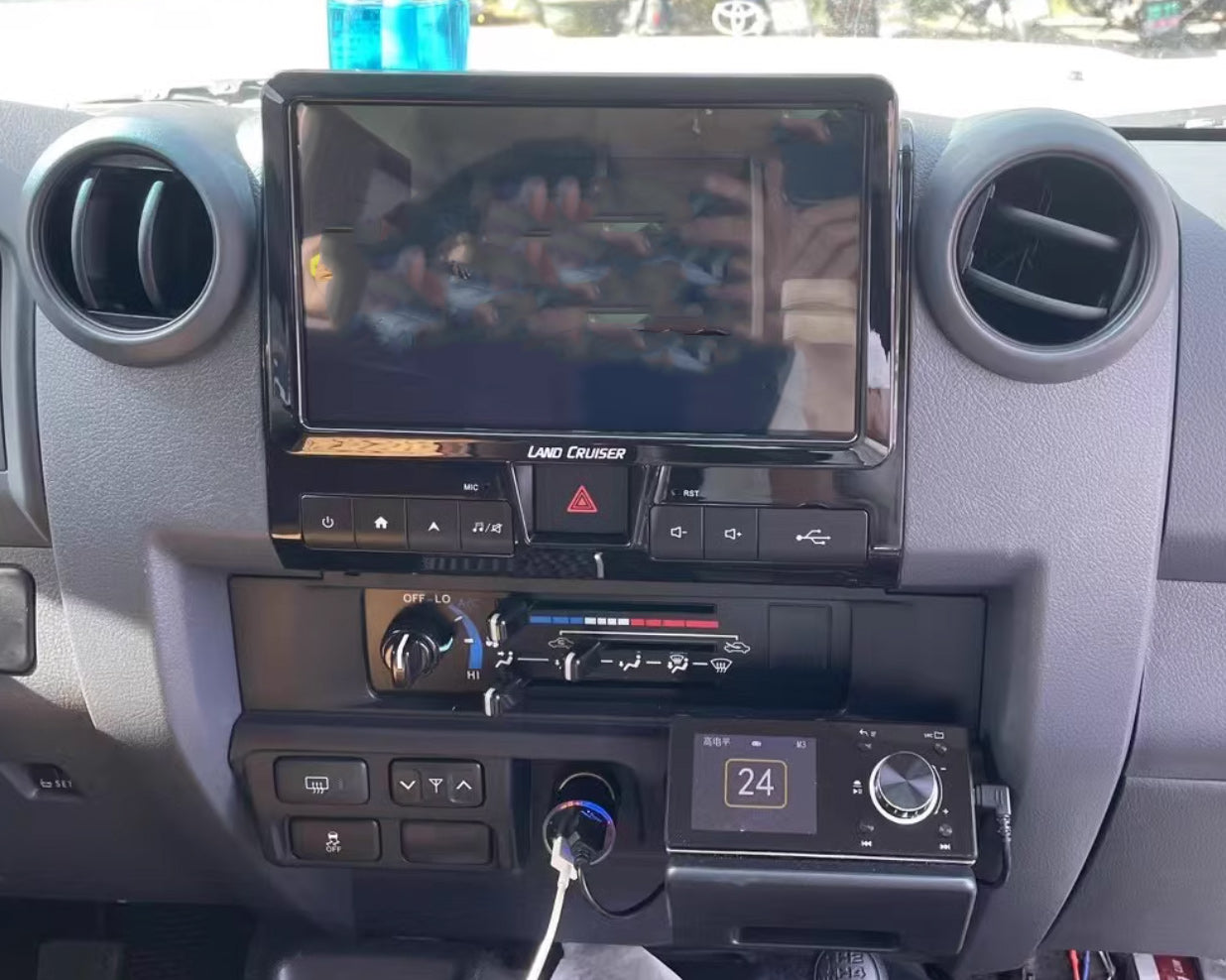 Toyota Landcruiser LC 70 76 78 79 Series 10" GPS Infotainment System Wireless CarPlay Android Auto