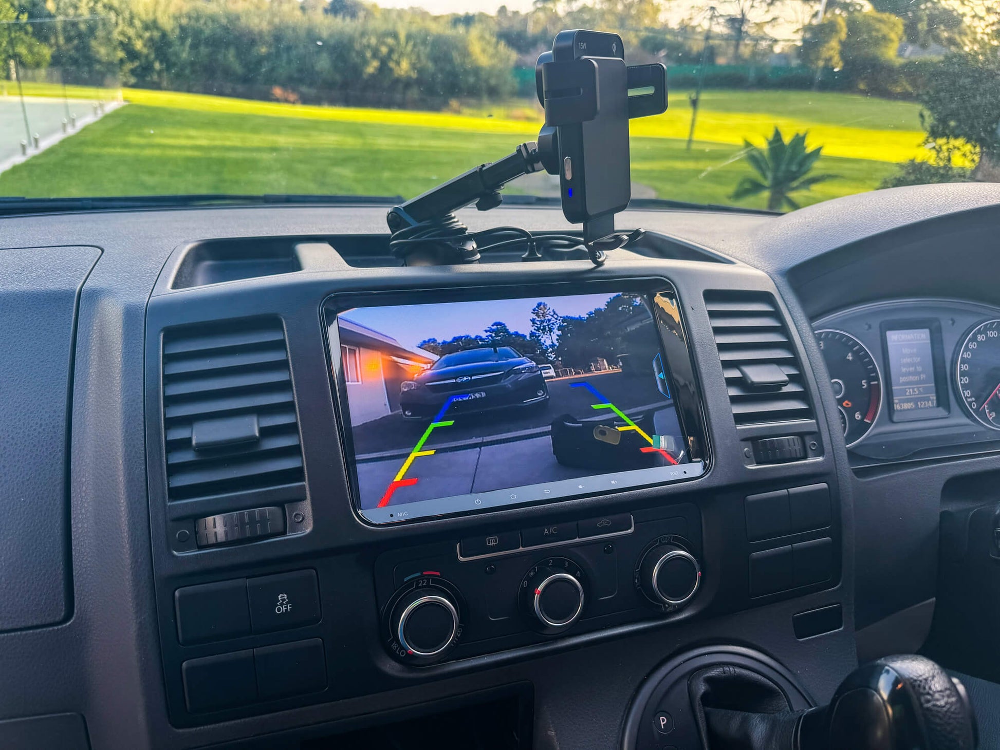 Volkswagen VW Multivan 04-19 9" GPS Infotainment Wireless CarPlay Android Auto