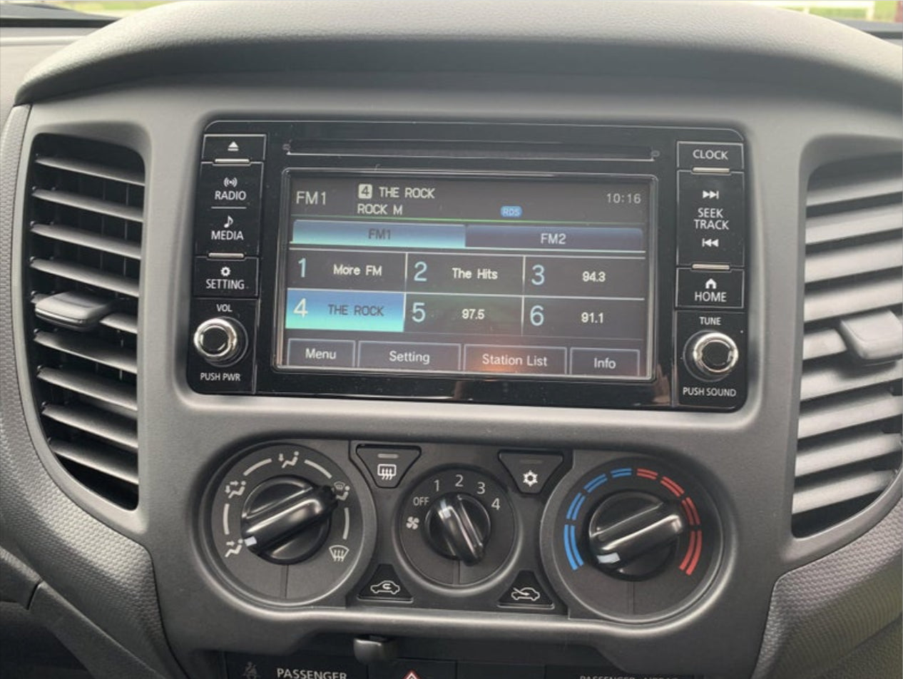 Mitsubishi Triton 2014-2025 9" GPS Stereo Wireless Apple Carplay Android Auto Manual aircon