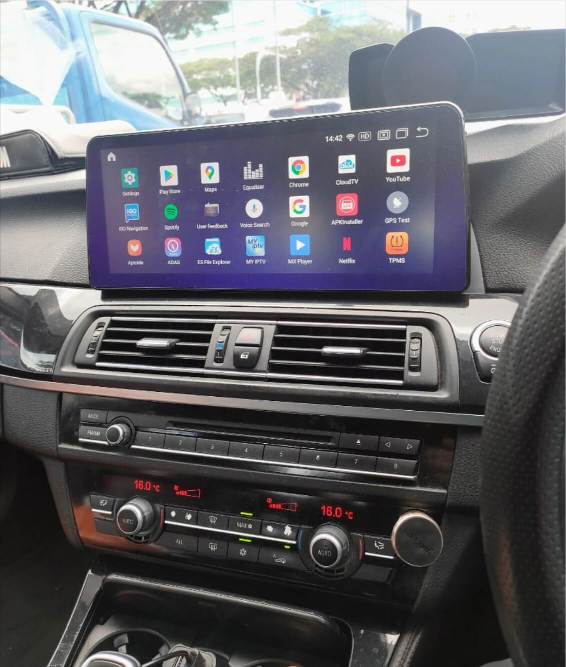 12.3 inch touchscreen BMW 5 Series 11-17 (F10 F11) aftermarket screen upgrade Car stereo wireless Carplay and wireless android auto