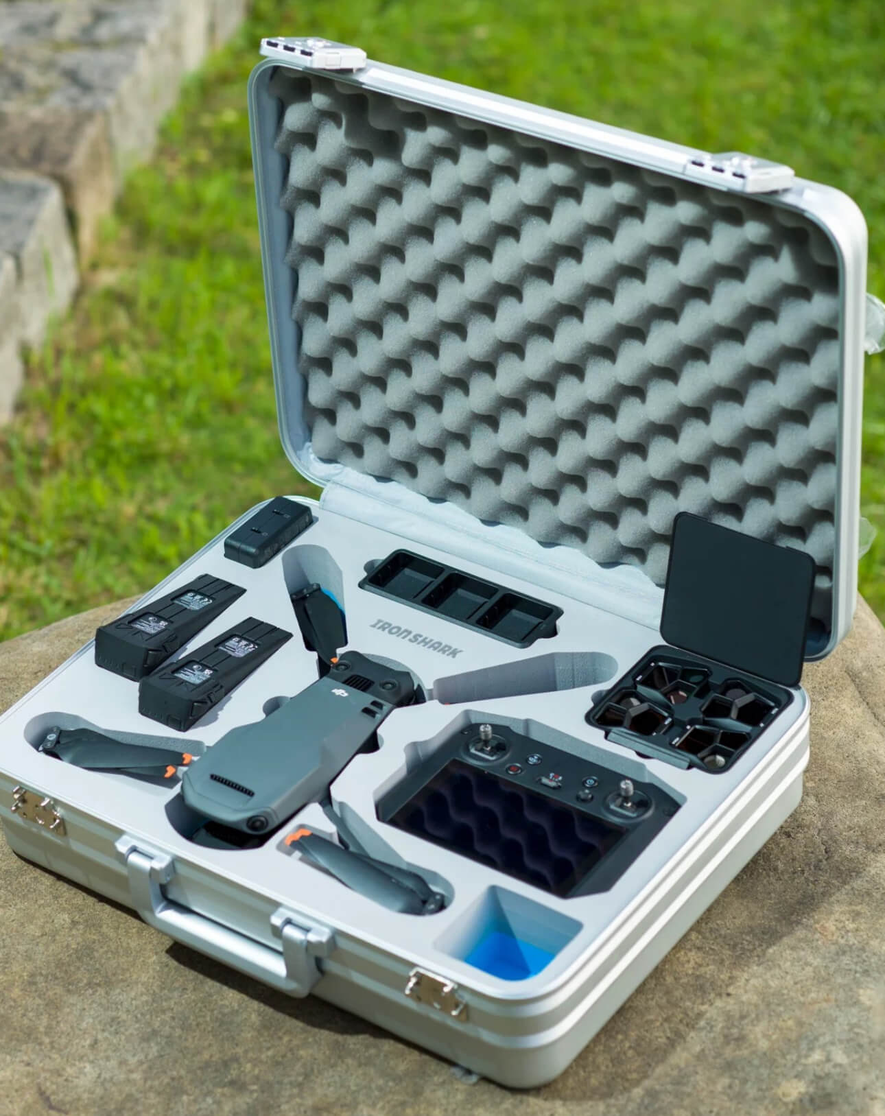instant fly hard case for DJI Mavic 3 / Mavic 3 pro, DJI Mavic 3 hard case, Mavic 3 Pro protective case, Mavic 3 caring case, DJI Mavic 3 storage case
