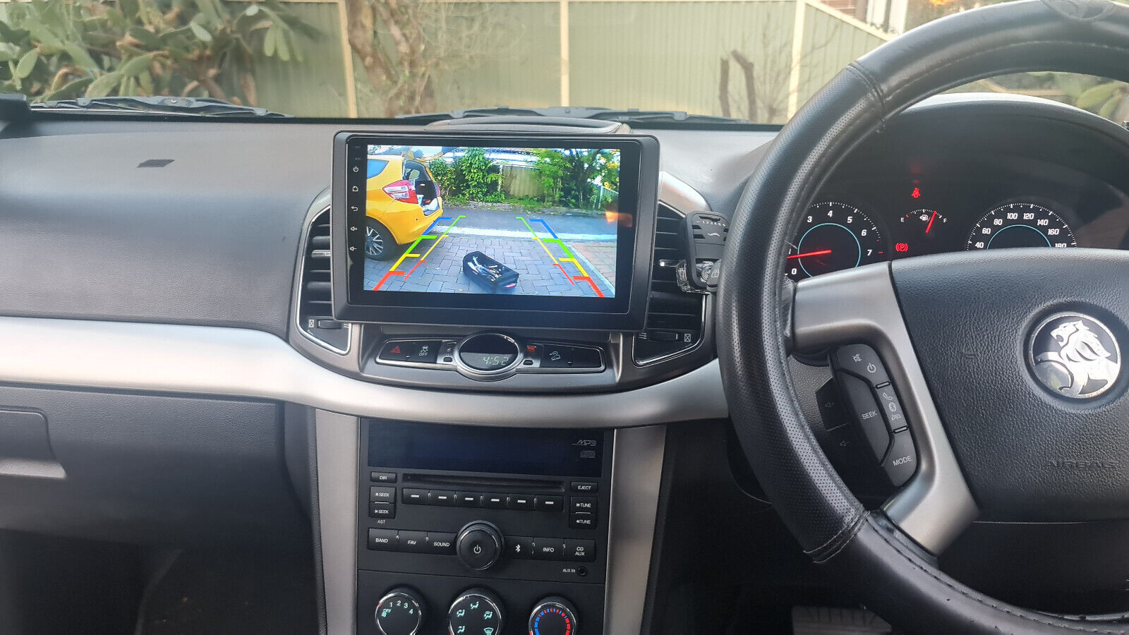 Holden Captiva 7 11-14 GPS Bluetooth USB Apple CarPlay Android Auto Stereo Radio, Holden Captiva 7 11-14 head unit upgrade, Holden Captiva 7 11-14 head unit replacement Holden Captiva 7 11-14 unit upgrade, Holden Captiva 7 11-14 stereo upgrade suit both manual and digital air condition control, provides installation. Upgrade to the Lastest Wireless Apple Carplay Android Auto