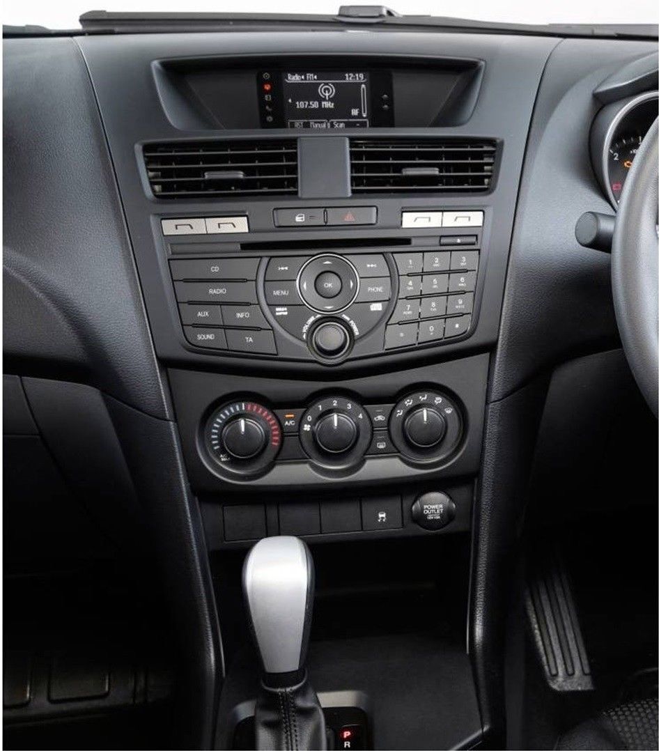 Mazda BT50 2012+ Radio Stereo double DIN Facia Dash Panel Trim Kit  Support both 173 x 98mm Double DIN and 178 x 102mm Double DIN (99% of any aftermarket stereo)