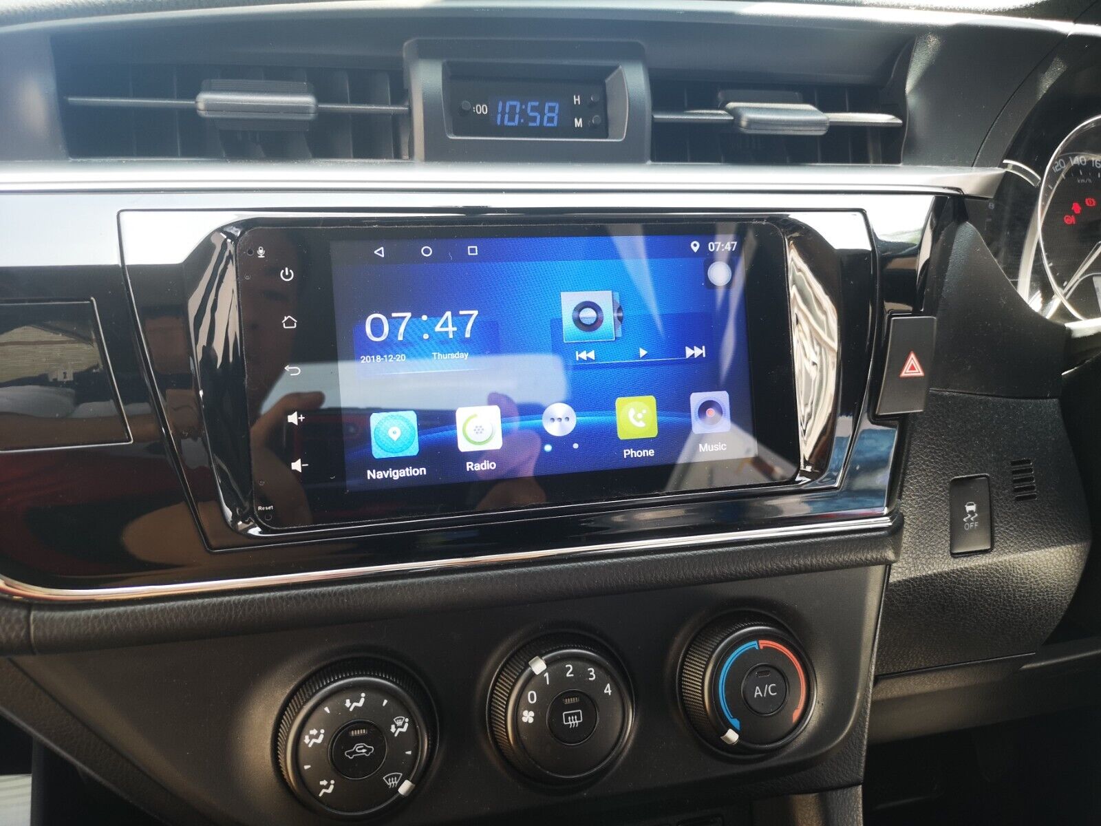 Fit Toyota Corolla Sedan 13-16 GPS Bluetooth USB Apple Carplay Android auto, Toyota Corolla Sedan 13-16 head unit upgrade for Toyota Corolla Sedan 13-16 head unit replacement for Toyota Corolla Sedan 13-16 upgrade, for Toyota Corolla Sedan 13-16 stereo upgrade suit both manual and digital air condition control, provides installation. Upgrade to the Lastest Wireless Apple Carplay Android Auto